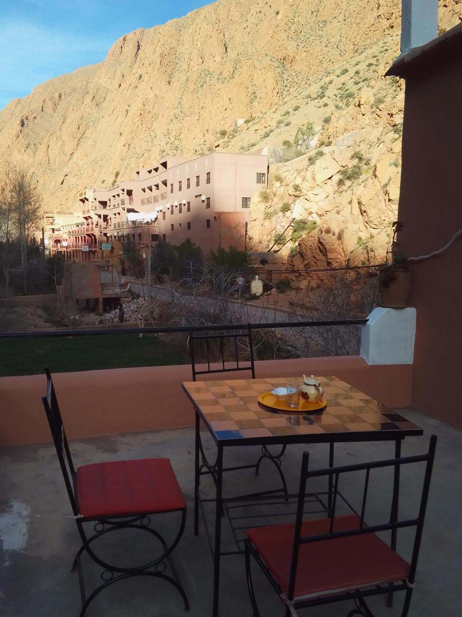 Riad Pizzeria Marhaba Akhendachou n'Ait Ouffi Exterior foto